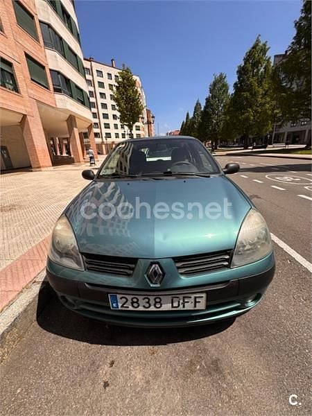 Usado Renault Clio II Authentique 60 CV (44 kW) 2004 Verde Berlina