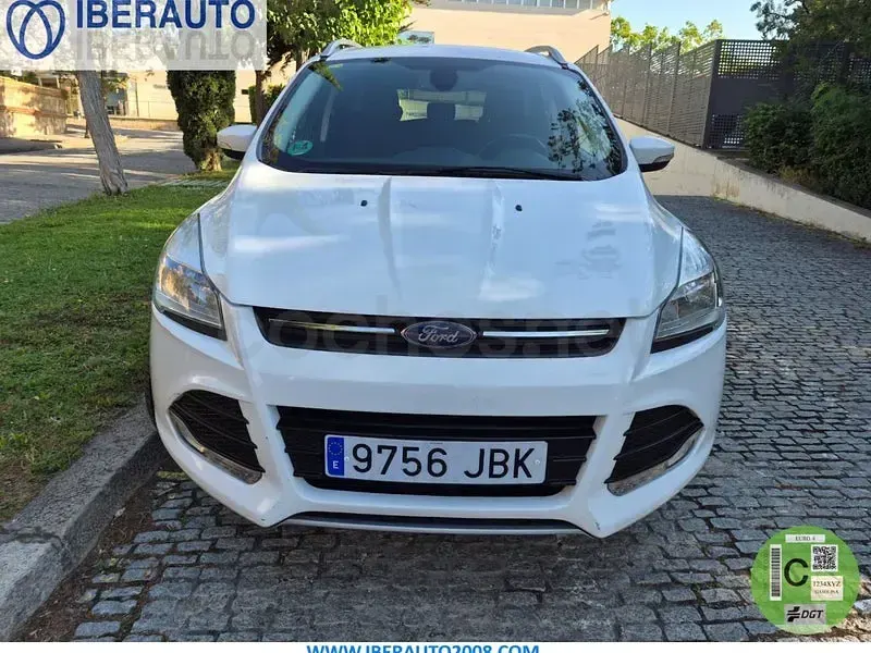 Usado Ford Kuga Trend 120 CV (88 kW) 2014 Blanco SUV