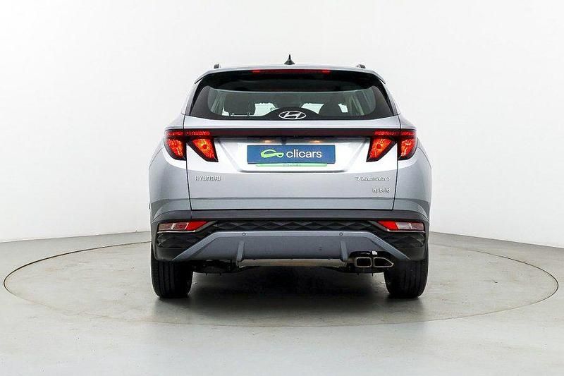 Usado Hyundai Tucson 230 CV (169 kW) 2021 Gris / plata SUV