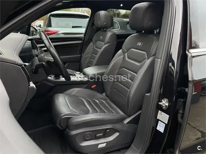 Usado VW Touareg R-line 262 CV (192 kW) 2018 Marrón SUV
