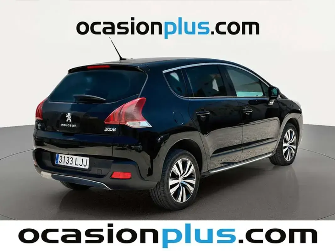 Usado Peugeot 3008 Allure 120 CV (88 kW) 2016 Negro Monovolumen