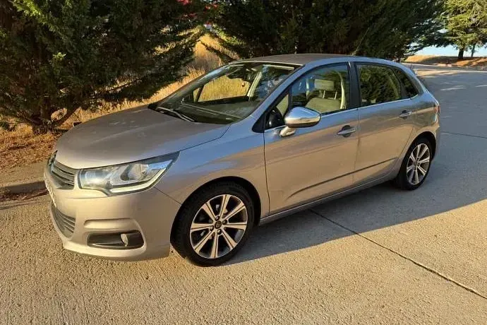 Usado Citroën C4 Live 101 CV (74 kW) 2016 Gris Berlina