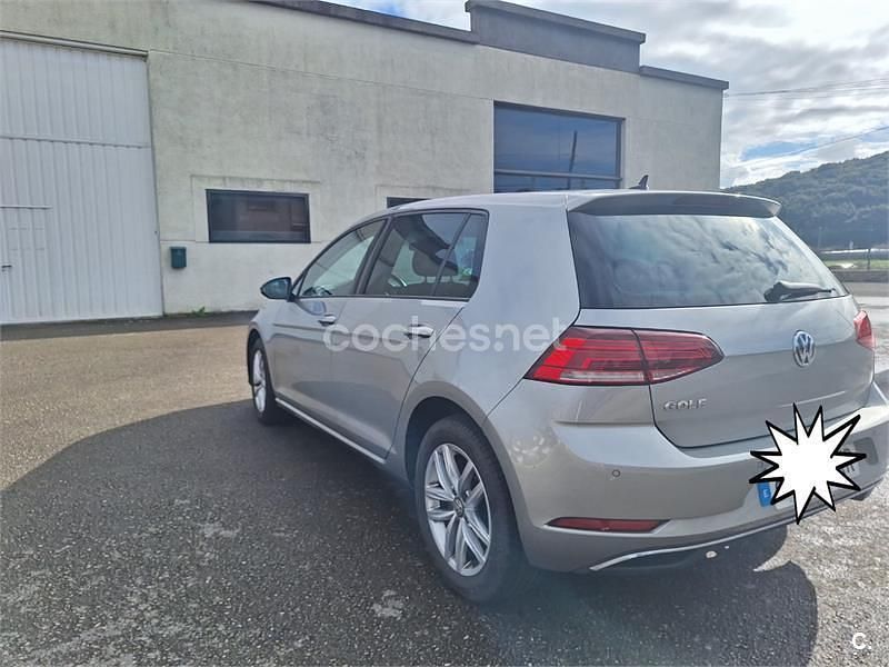 Usado VW Golf VII Advance 115 CV (84 kW) 2019 Gris / plata Familiar