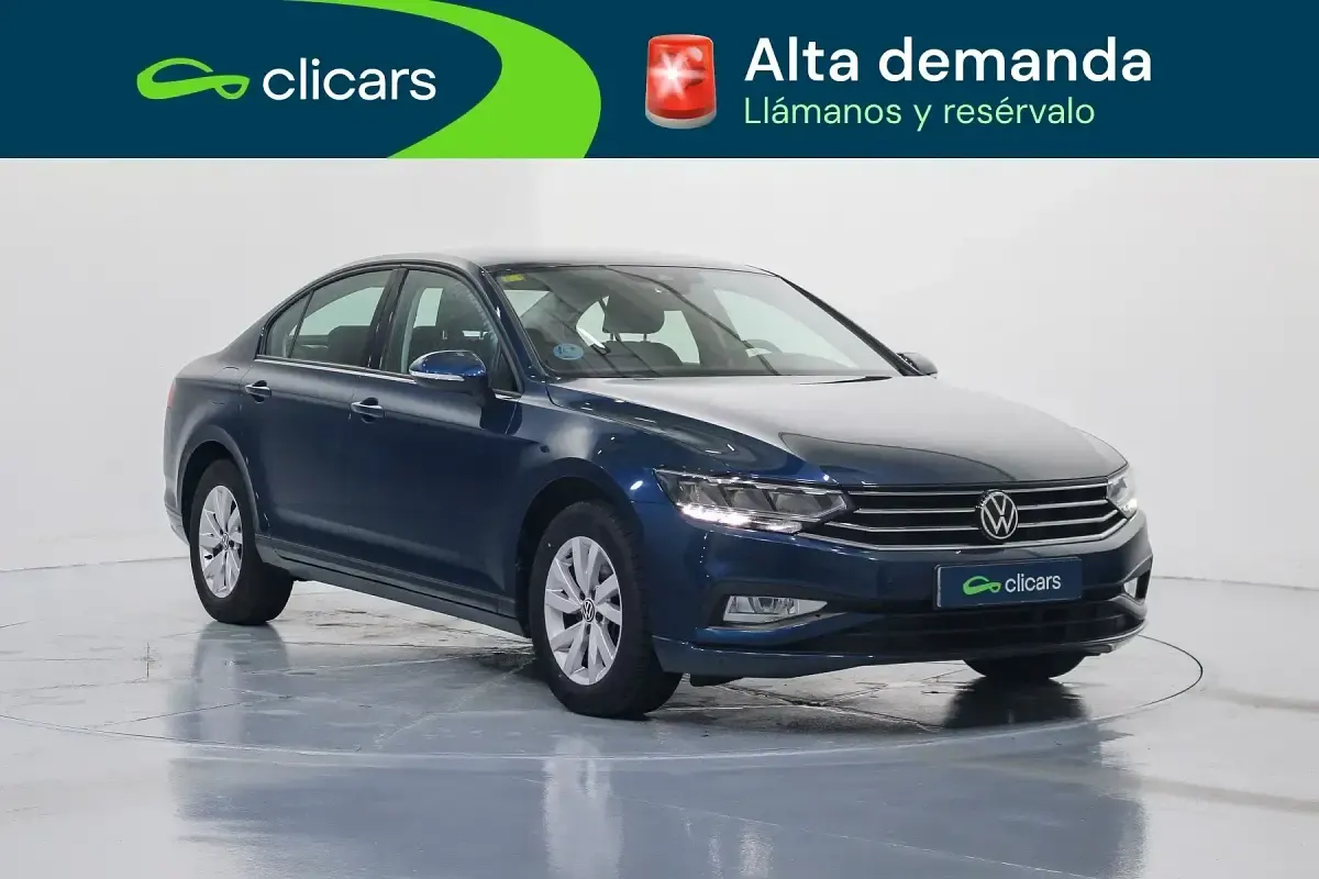 Usado VW Passat Business 122 CV (89 kW) 2020 Azul Berlina