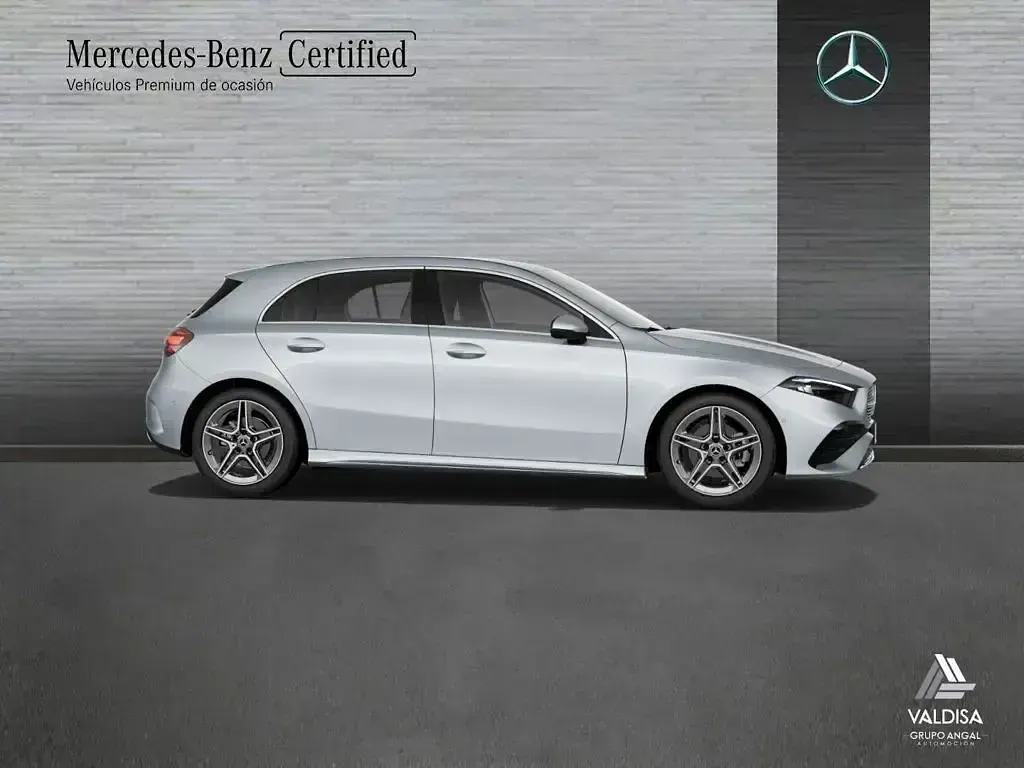 Usado Mercedes A180 136 CV (100 kW) 2025 Gris Berlina