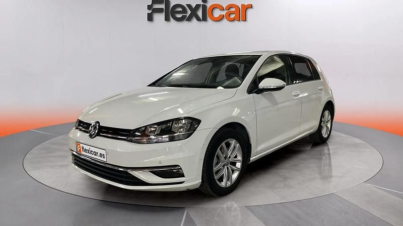 Usado VW Golf VII Advance 125 CV (91 kW) 2017 Blanco Berlina