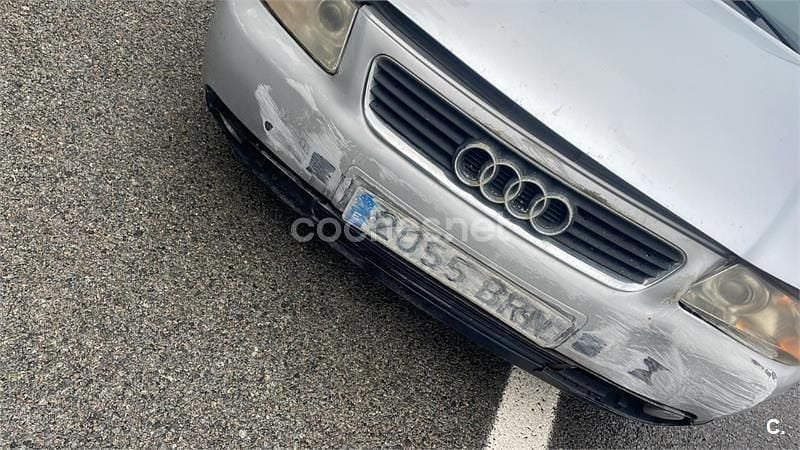 Usado Audi A3 Attraction 110 CV (80 kW) 2001 Gris / plata Utilitario
