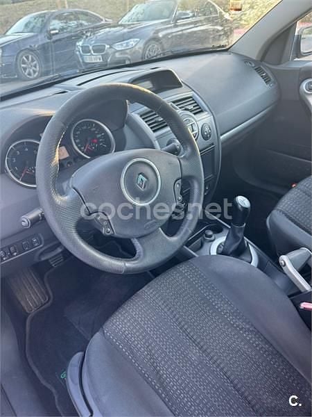 Usado Renault Mégane Cabriolet Dynamique 115 CV (84 kW) 2006 Negro Descapotable