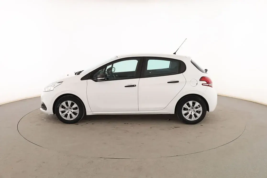 Usado Peugeot 208 Style 82 CV (60 kW) 2016 Blanco Utilitario