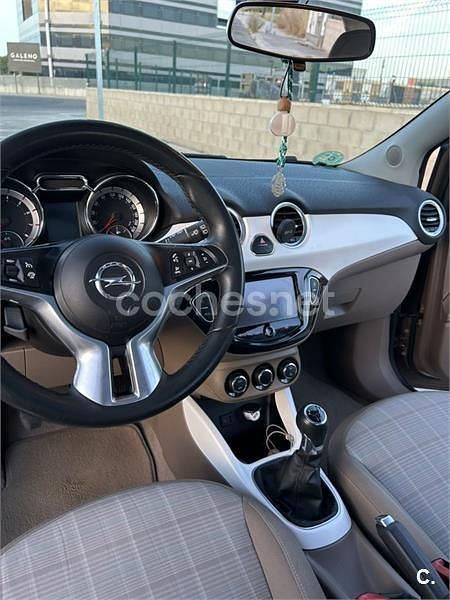 Usado Opel Adam Glam 87 CV (63 kW) 2014 Marrón Utilitario