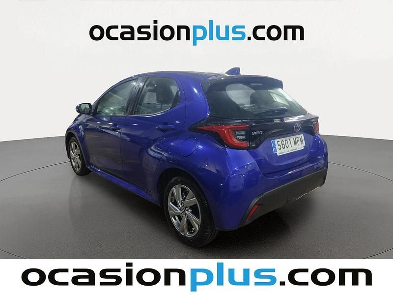 Usado Toyota Yaris Hybrid Active 116 CV (85 kW) 2024 Azul Berlina