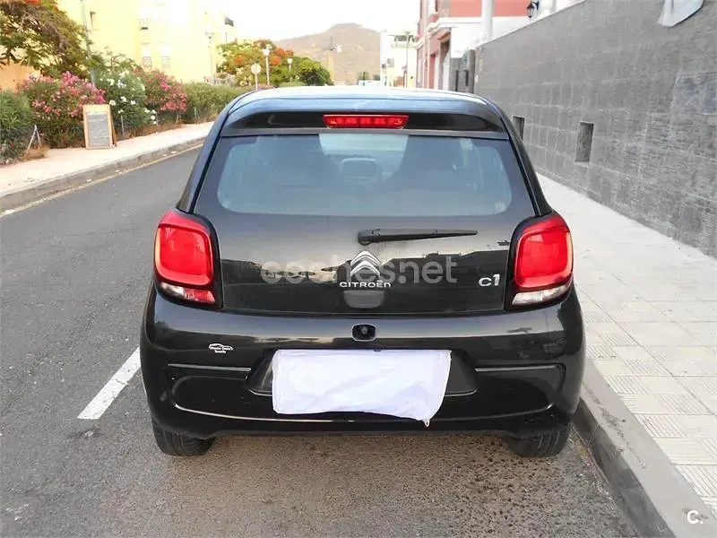 Usado Citroën C1 Feel 82 CV (60 kW) 2017 Negro Utilitario