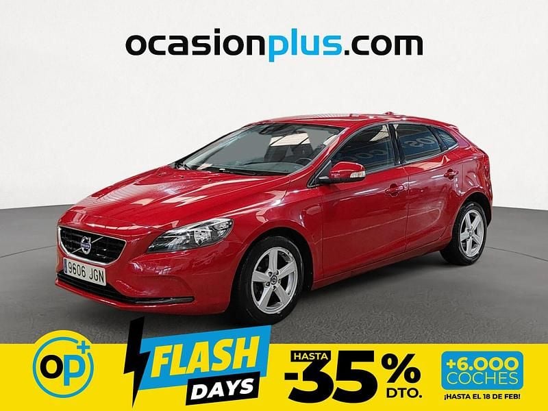 Usado Volvo V40 Kinetic 115 CV (84 kW) 2015 Rojo Familiar
