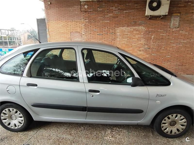 Usado Citroën Xsara Picasso 92 CV (67 kW) 2006 Gris / plata Monovolumen