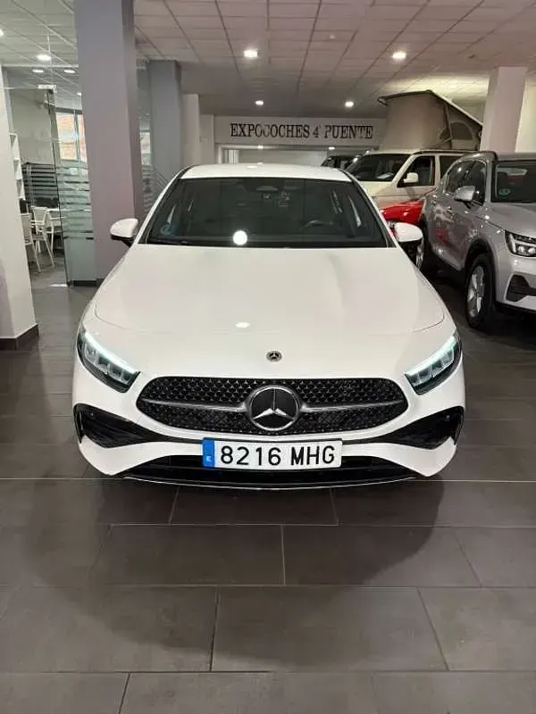 Usado Mercedes A180 136 CV (100 kW) 2023 Blanco Utilitario