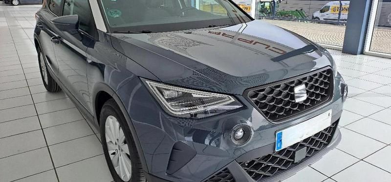 Usado Seat Arona Style 116 CV (85 kW) 2025 Azul fiord + techo blanco SUV