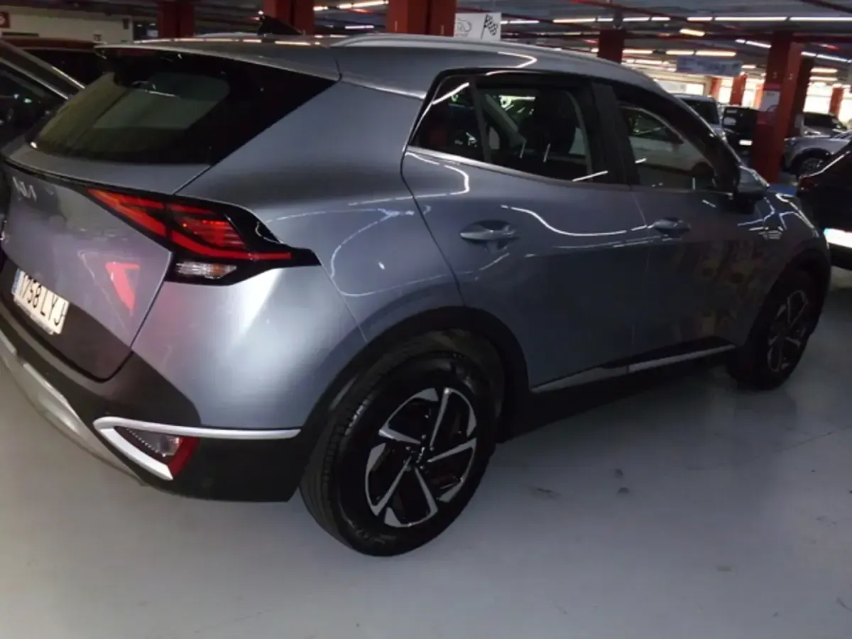 Usado Kia Sportage 150 CV (110 kW) 2022 Gris SUV
