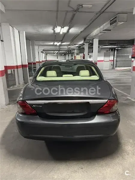 Usado Jaguar X-type Executive 155 CV (114 kW) 2008 Gris / plata Berlina