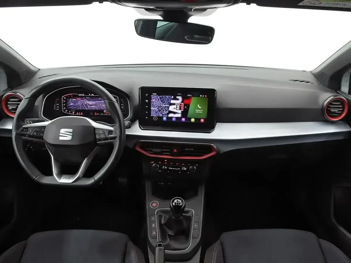 Usado Seat Ibiza FR 115 CV (84 kW) 2025 Blanco Utilitario