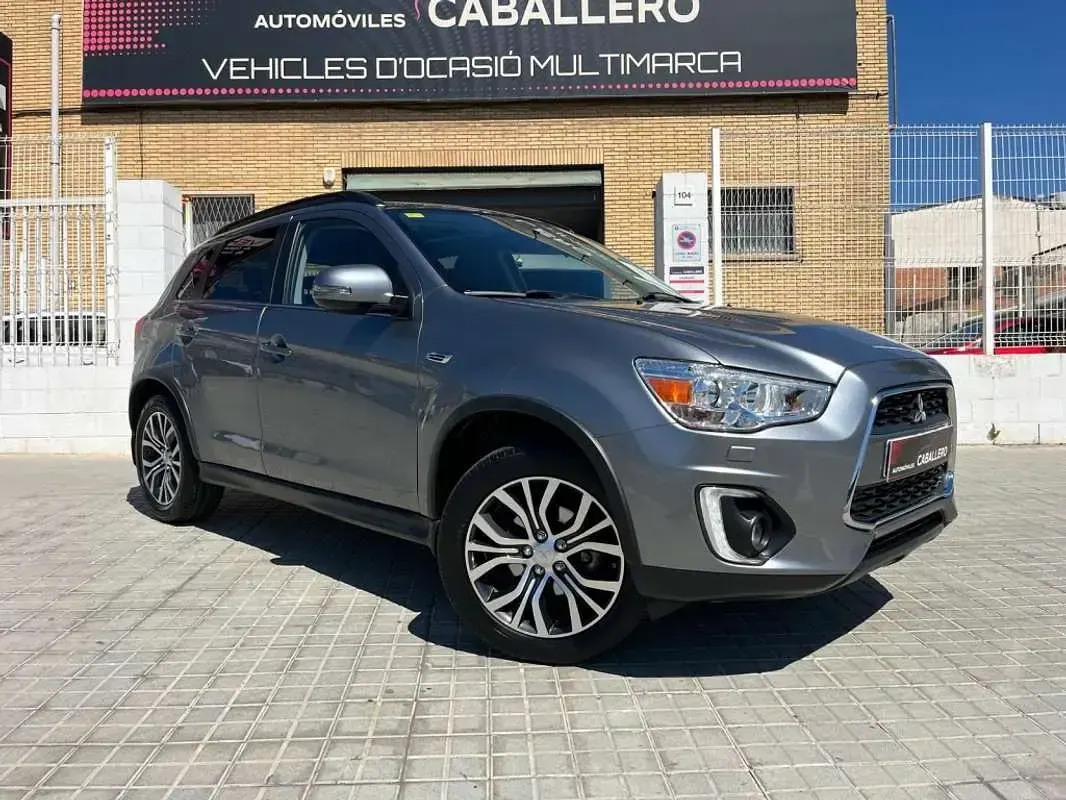 Usado Mitsubishi ASX Motion 117 CV (86 kW) 2015 Gris SUV