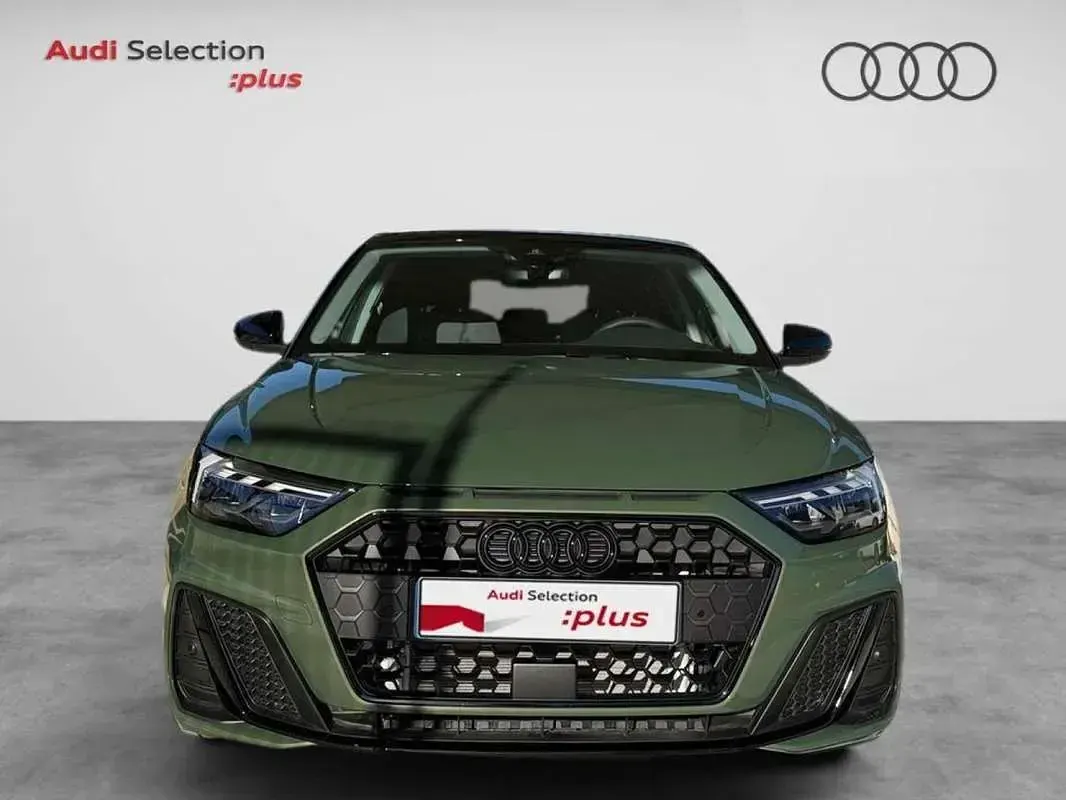 Usado Audi A1 Sportback Black Edition 116 CV (85 kW) 2026 Verde Utilitario