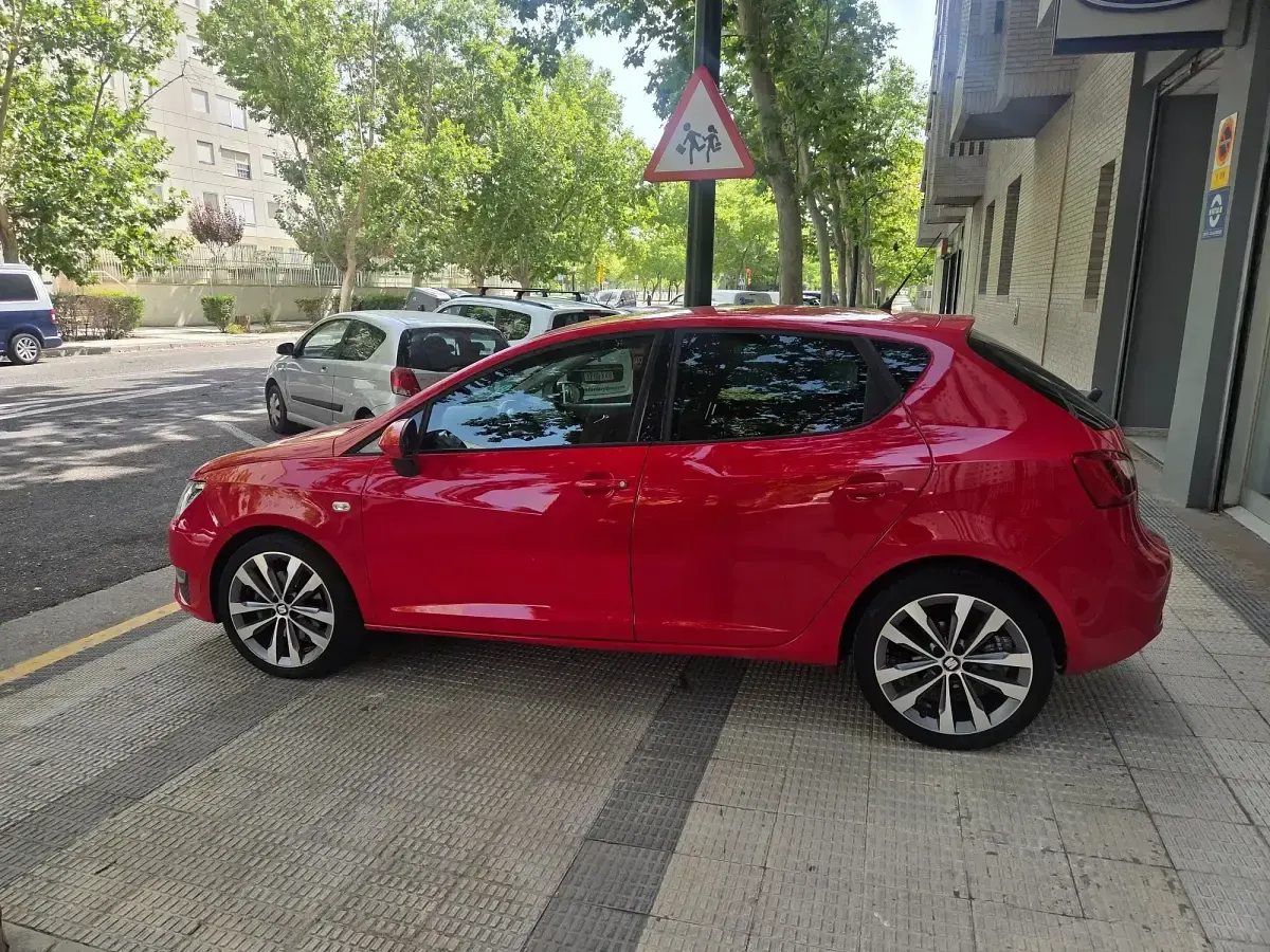 Usado Seat Ibiza FR 110 CV (80 kW) 2016 Rojo Berlina