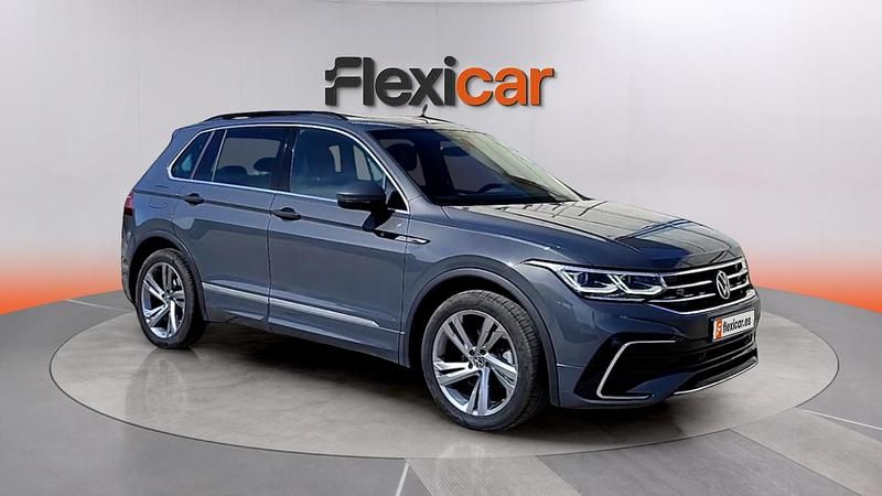 Usado VW Tiguan R-line 150 CV (110 kW) 2021 Gris SUV