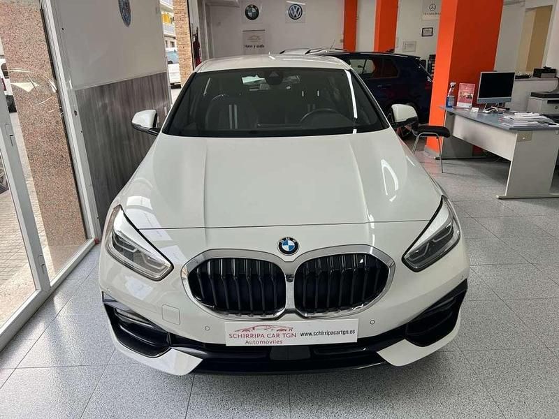 Usado BMW 118 Sport Line 136 CV (100 kW) 2021 Blanco Utilitario