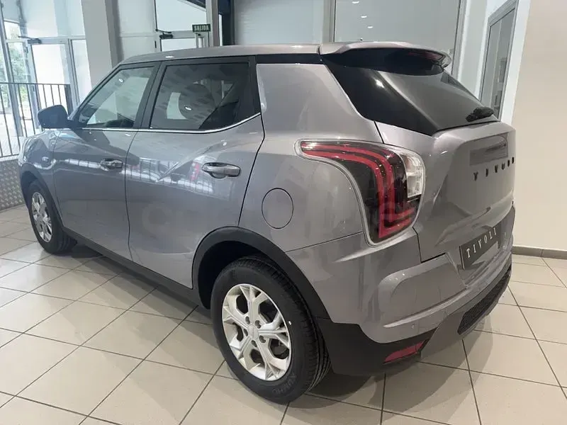 Nuevo KGM Tivoli 135 CV (99 kW) 2026 Gris / plata SUV