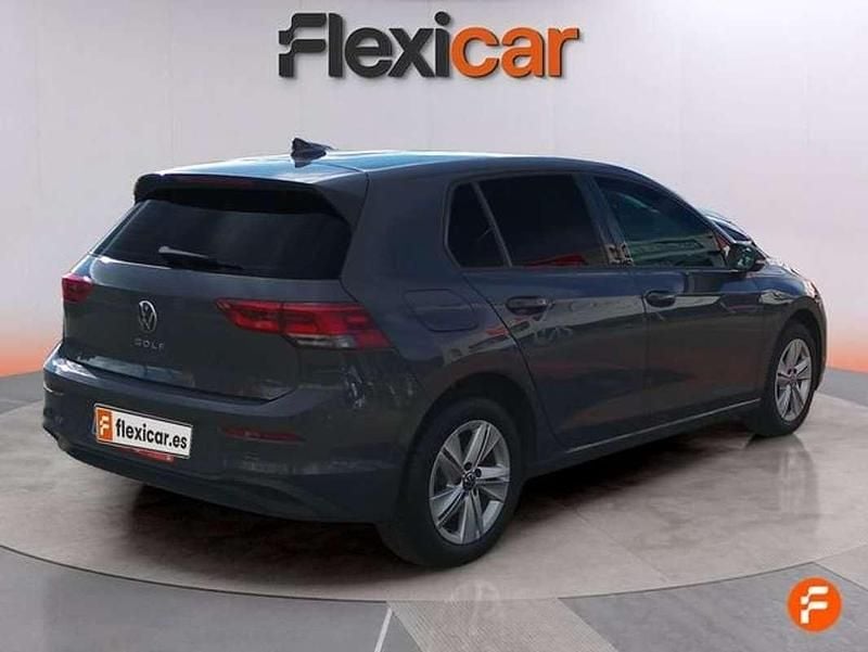 Usado VW Golf VIII Life 131 CV (96 kW) 2024 Gris Utilitario