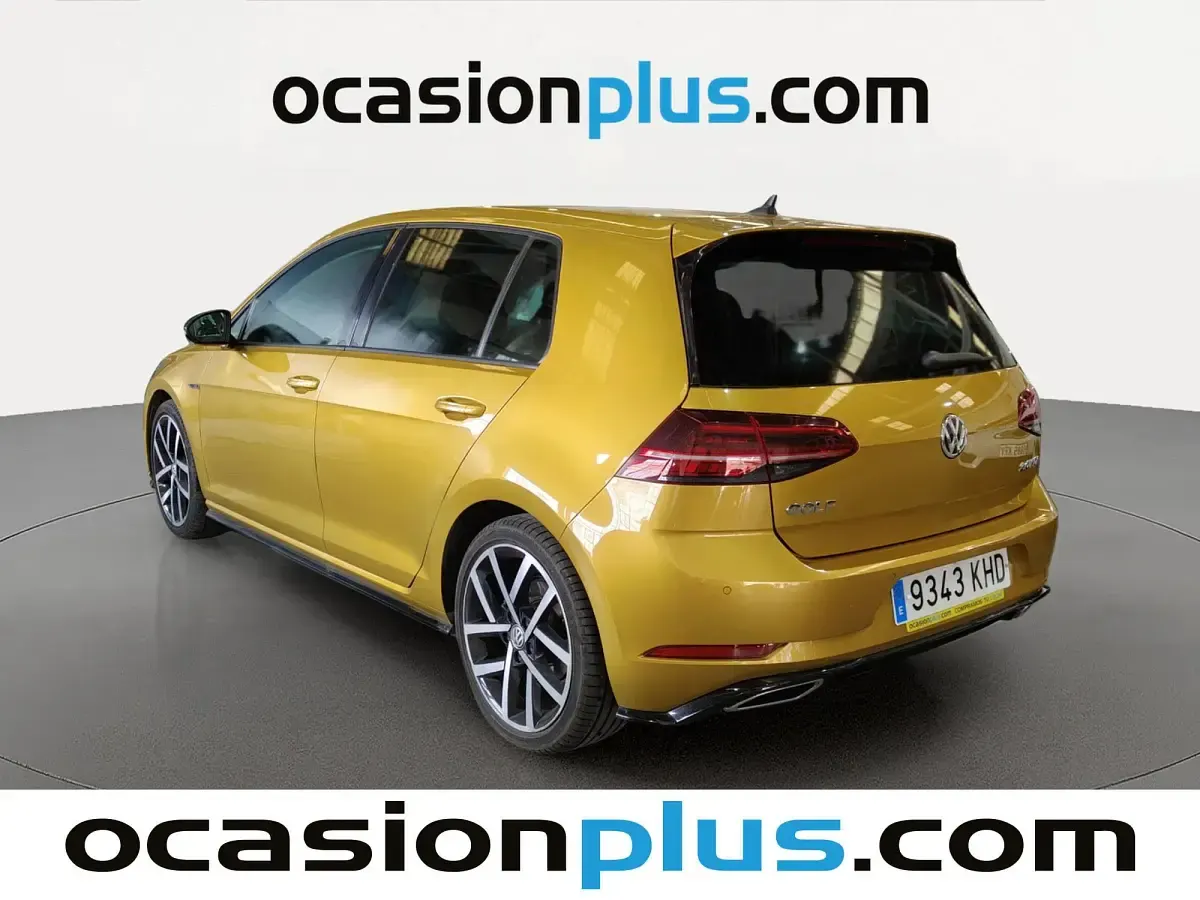 Usado VW Golf VII Sportline 150 CV (110 kW) 2018 Dorado Utilitario