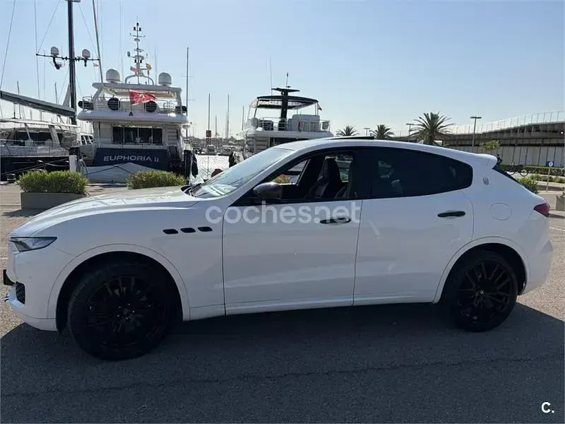 Usado Maserati Levante 275 CV (202 kW) 2017 Blanco SUV