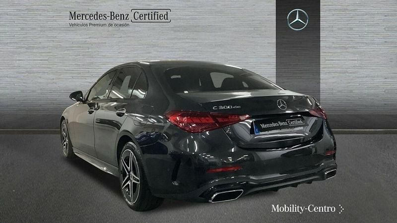 Usado Mercedes C300 312 CV (229 kW) 2024 Gris grafito Berlina