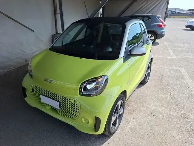 Usado Smart ForTwo Electric Drive 59 kW (81 CV) 2023 Amarillo Coupe
