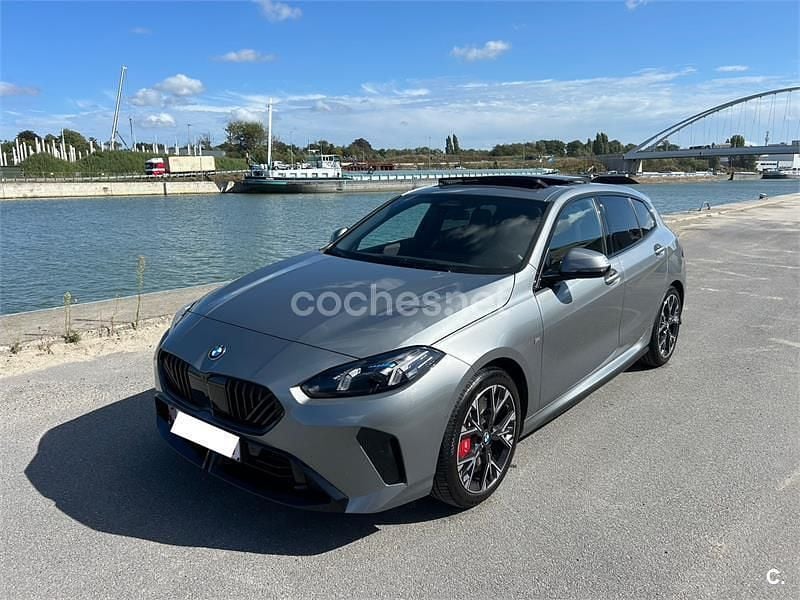 Gris / plata Usado 2025 BMW 120 Utilitario | 39.950 € - Imagen 1/4