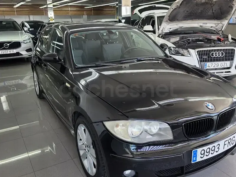 Usado BMW 118 122 CV (89 kW) 2005 Negro Utilitario