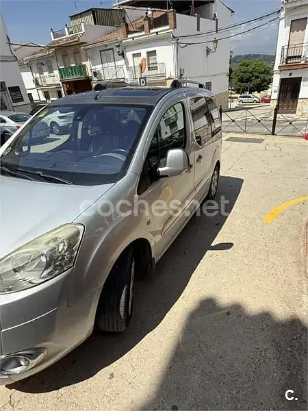 Usado Peugeot Partner Tepee Premium 90 CV (66 kW) 2010 Gris / plata Monovolumen