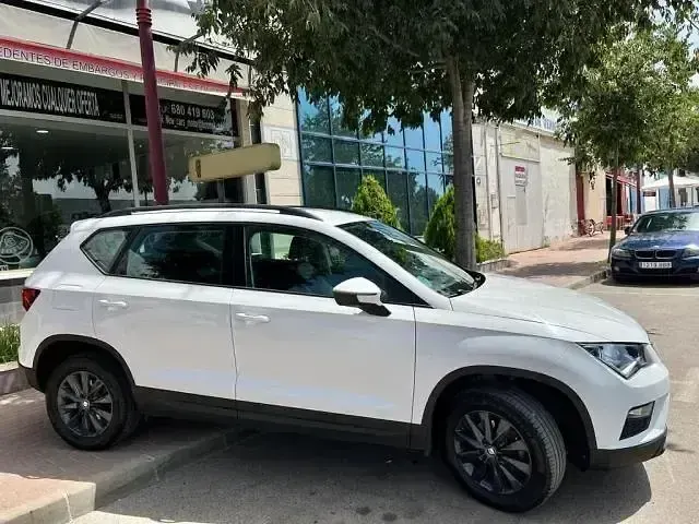 Usado Seat Ateca Ecomotive 116 CV (85 kW) 2019 Blanco SUV