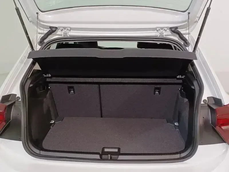 Usado VW Polo Life 95 CV (69 kW) 2024 Utilitario