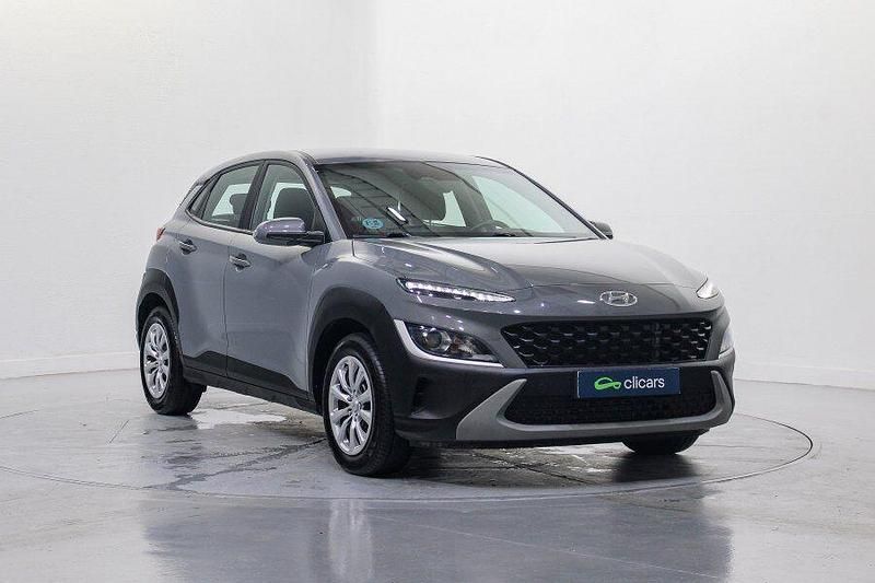 Usado Hyundai Kona 120 CV (88 kW) 2021 Gris / plata SUV