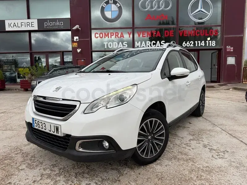 Usado Peugeot 2008 Style 100 CV (73 kW) 2016 Blanco SUV
