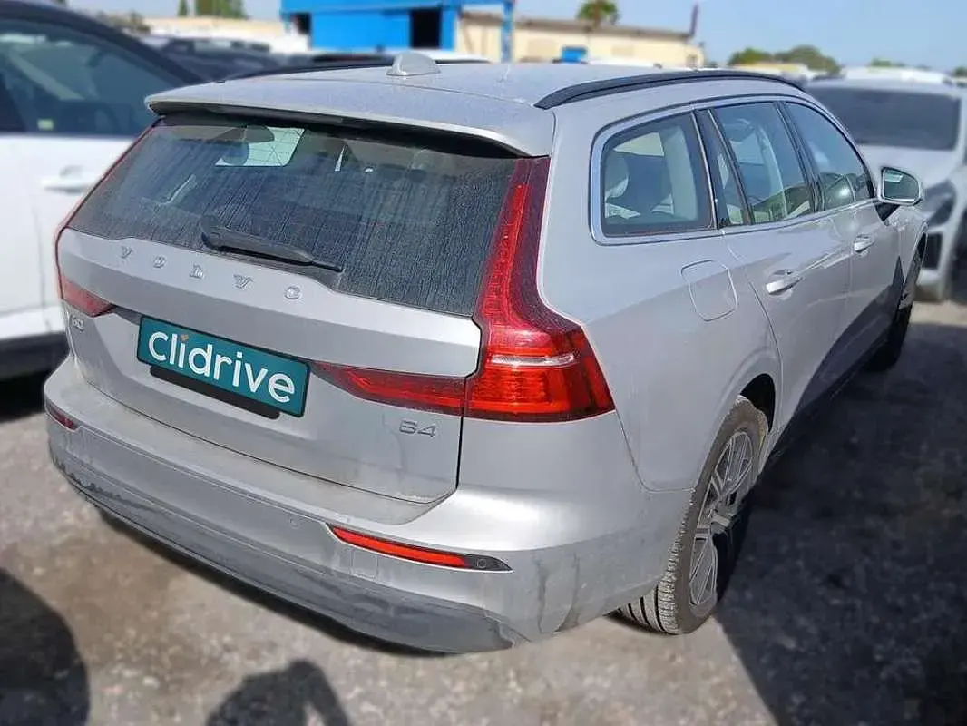 Käytetty Volvo V60 Core 197 HP (144 kW) 2023 Harmaa Farmari