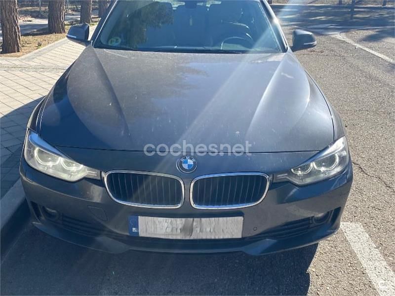 Usado BMW 318 143 CV (105 kW) 2015 Gris / plata Familiar