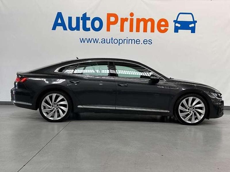 Usado VW Arteon R-line 150 CV (110 kW) 2018 Gris / plata Berlina