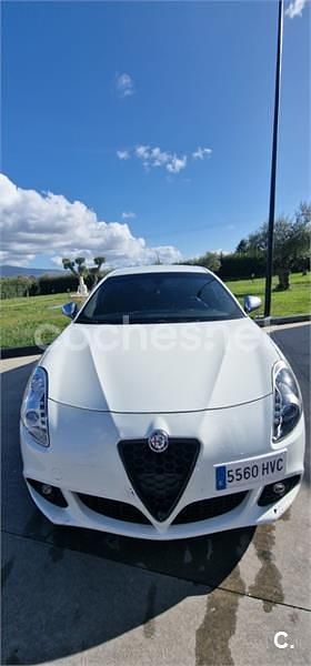Blanco Usado 2013 Alfa Romeo Giulietta Distinctive Utilitario | 4500 € (Precio justo) - Imagen 1/4