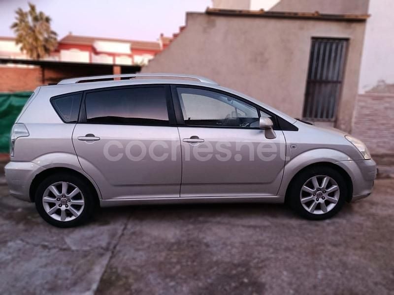 Usado Toyota Corolla Verso Sol 136 CV (100 kW) 2006 Gris / plata Monovolumen
