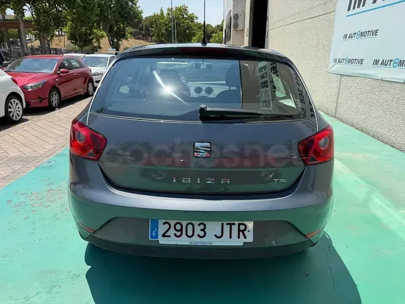 Usado Seat Ibiza Reference 90 CV (66 kW) 2016 Gris / plata Berlina