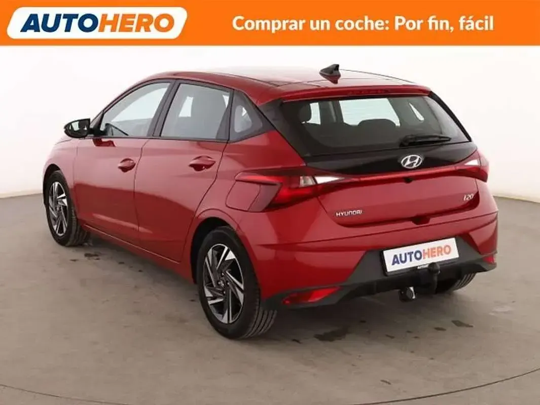 Usado Hyundai i20 84 CV (61 kW) 2022 Rojo Utilitario