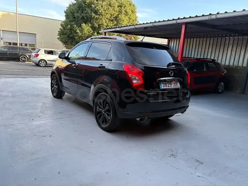 Usado SsangYong Korando Limited 178 CV (130 kW) 2015 Negro SUV