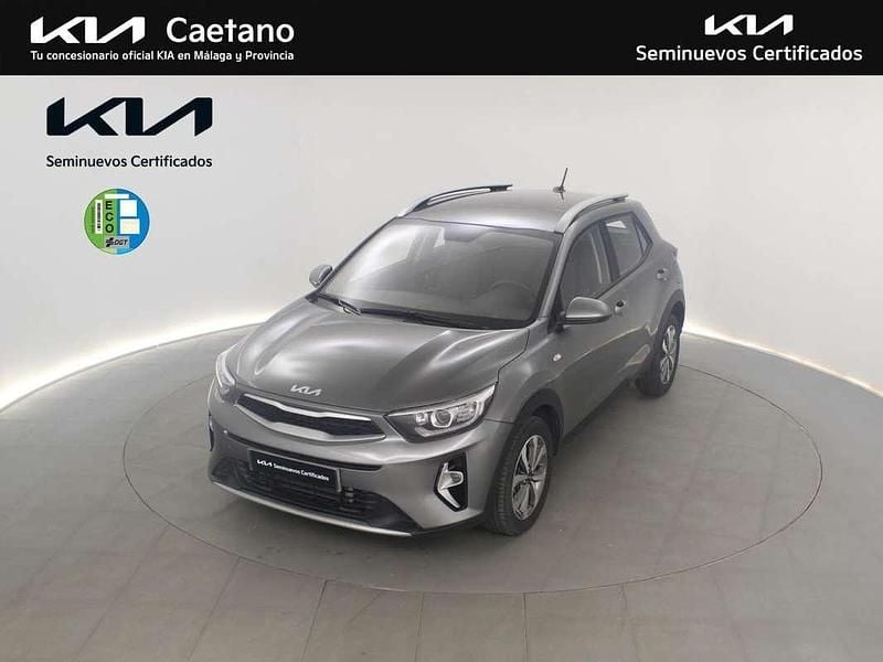 Usado Kia Stonic 101 CV (74 kW) 2024 Gris SUV